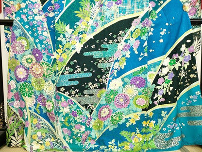 平和屋本店■極上　ブライダルファッションデザイナー・桂由美　振袖　駒刺繍　草花文　暈し染め　金彩　正絹　KAAA1584kk4 - 平和屋