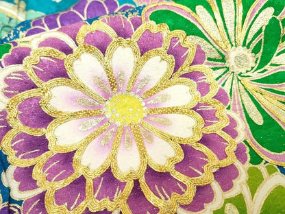 平和屋本店■極上　ブライダルファッションデザイナー・桂由美　振袖　駒刺繍　草花文　暈し染め　金彩　正絹　KAAA1584kk4 - 平和屋