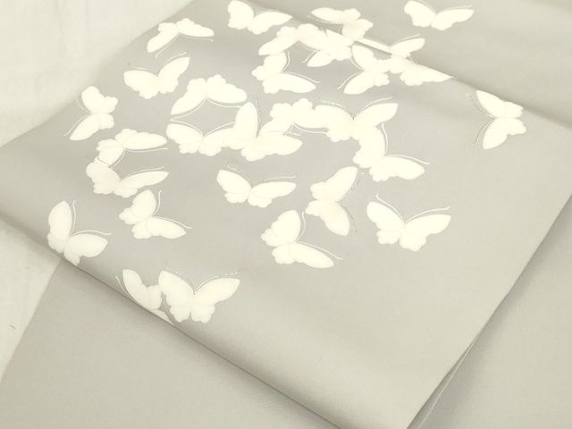 平和屋本店■極上　京都祇園の老舗　ぎをん齋藤　塩瀬　九寸名古屋帯　駒刺繍　舞蝶文　銀糸　絹鼠色地　正絹　逸品　KAAA1737kk4 - 平和屋
