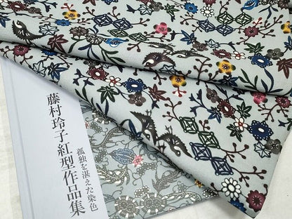 平和屋本店■希少　本場琉球紅型　藤村玲子　小紋　鶴に七宝貝散らし文様　冊子コピー付き　正絹　逸品　KAAA1745kk5 - 平和屋