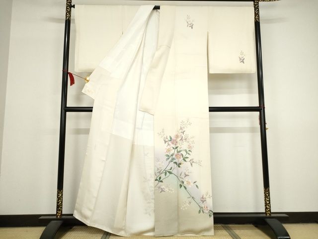 平和屋本店■極上　本加賀友禅作家　河江真百美　訪問着　椿と面高　証紙付き　やまと金ラベル　薄卵色　正絹　逸品　KAAA1751kk5 - 平和屋