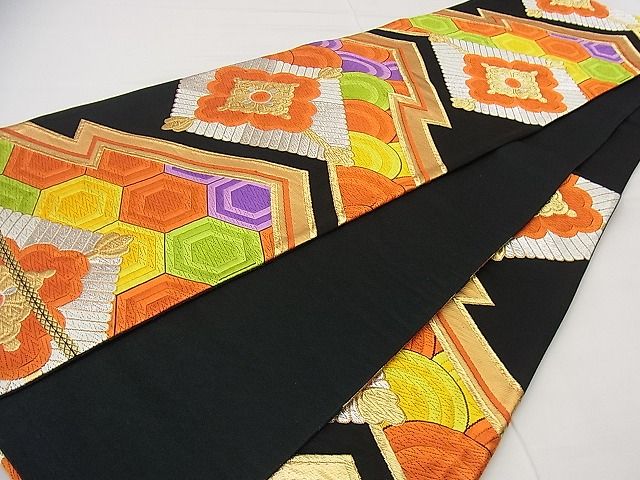 平和屋着物□六通柄袋帯 唐織 吉祥若松葉花菱文 黒地 金