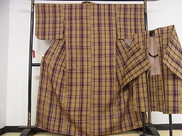 平和屋本店●極上　浦野理一　経節紬　アンサンブル　格子　着丈163cm　裄丈67.5cm　正絹　逸品　4kk0007