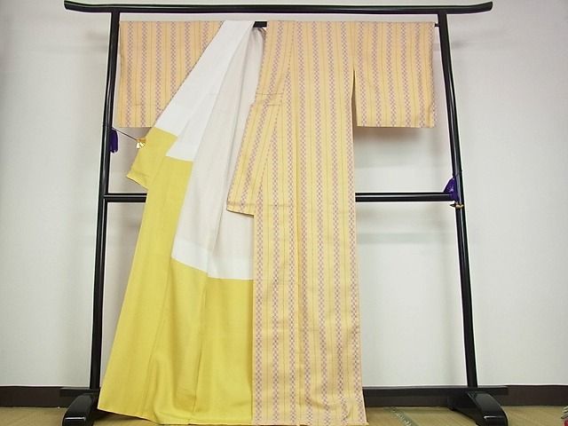 平和屋本店●極上　本場琉球　アヤ乃花織　手織　草木染　織り人　伊敷美千代　紬　逸品　未使用s6611