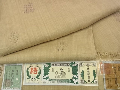 平和屋本店●極上　本場結城紬　重要無形文化財　地機　十字文　利休茶色地　証紙付き　逸品　未使用s7405