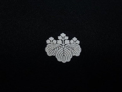 平和屋着物■豪華黒留袖 駒刺繍 松文 暈し染め 着丈147.5cm 裄丈62.5cm 正絹 逸品 B-sa2804
