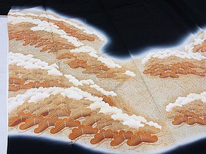 平和屋着物■豪華黒留袖 駒刺繍 松文 暈し染め 着丈147.5cm 裄丈62.5cm 正絹 逸品 B-sa2804