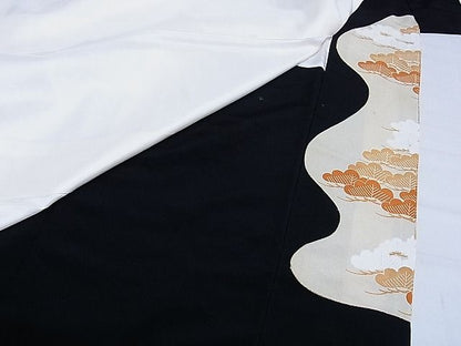 平和屋着物■豪華黒留袖 駒刺繍 松文 暈し染め 着丈147.5cm 裄丈62.5cm 正絹 逸品 B-sa2804