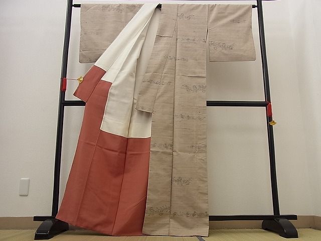 平和屋着物■上質な紬　横段花唐草文　逸品　n-td0366