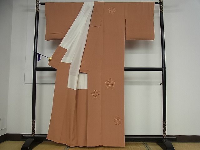 平和屋着物■付下げ　総刺繍　舞花文　土器色　逸品　vf4621