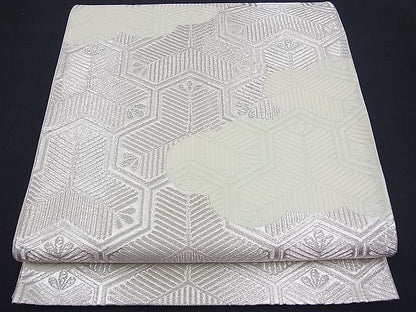 平和屋着物■六通柄袋帯 唐織 雲取り毘沙門亀甲文 銀糸 逸品 n-vz0477